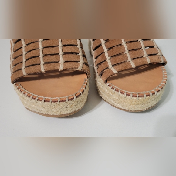 Dolce Vita Wedge Sandels - Picture 9 of 11